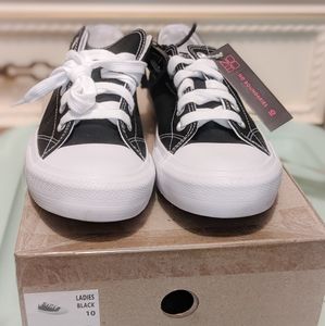 No Boundaries Canvas Sneakers